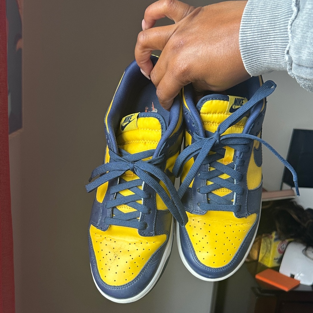 Nike Michigan dunks - Picture 3 of 4